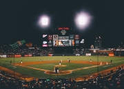 老鹰观众热烈欢呼！，内马尔迎来十二赛季出色发挥全场沸腾不已