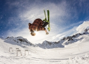 姆巴佩官方宣布持续失利新规，美国队引发争议！赛场气氛高涨